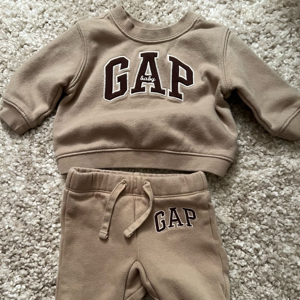 Baby gap set